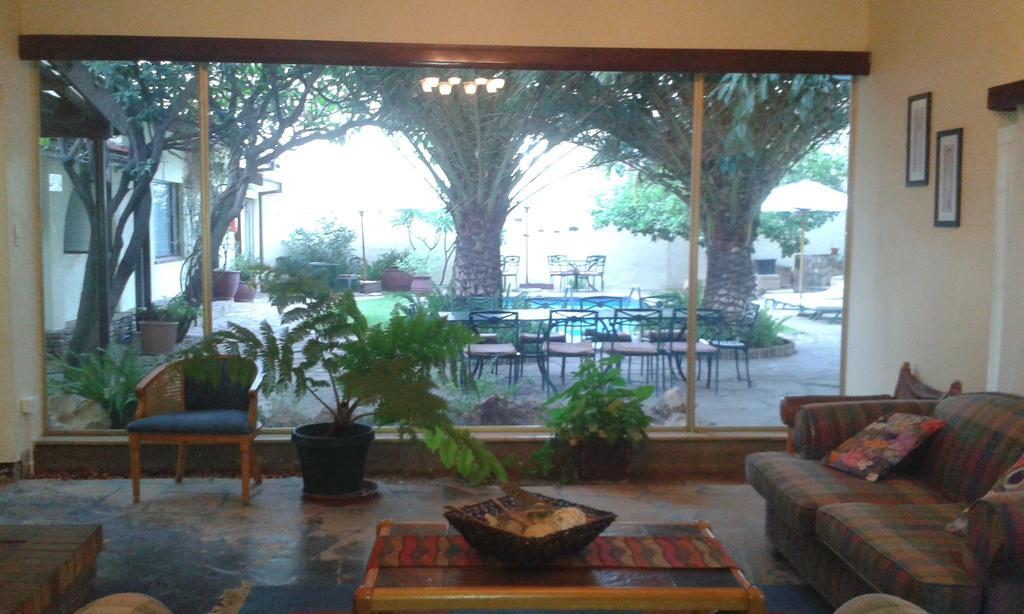 Hotel Pension Steiner Windhoek Oda fotoğraf