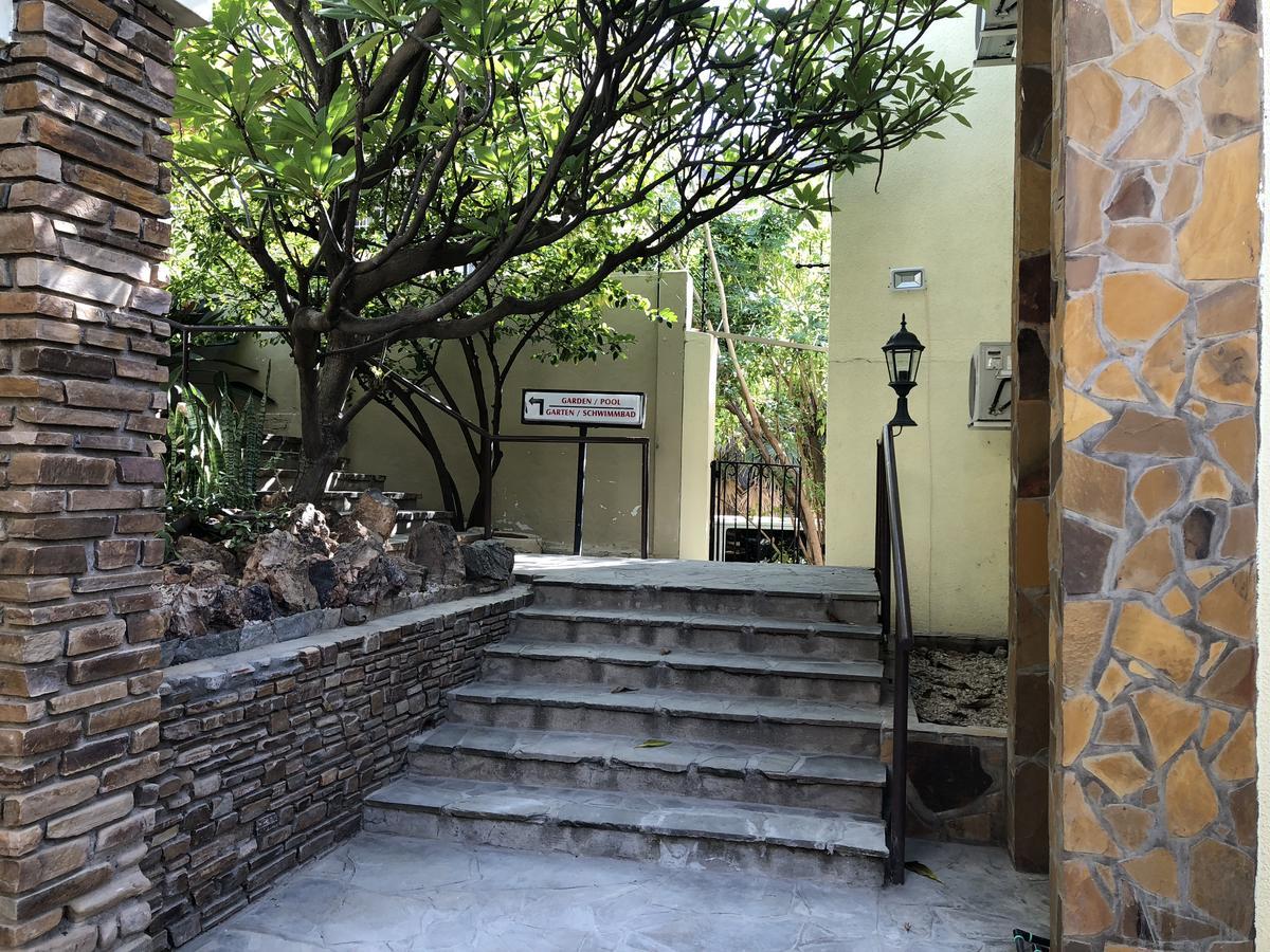 Hotel Pension Steiner Windhoek Dış mekan fotoğraf
