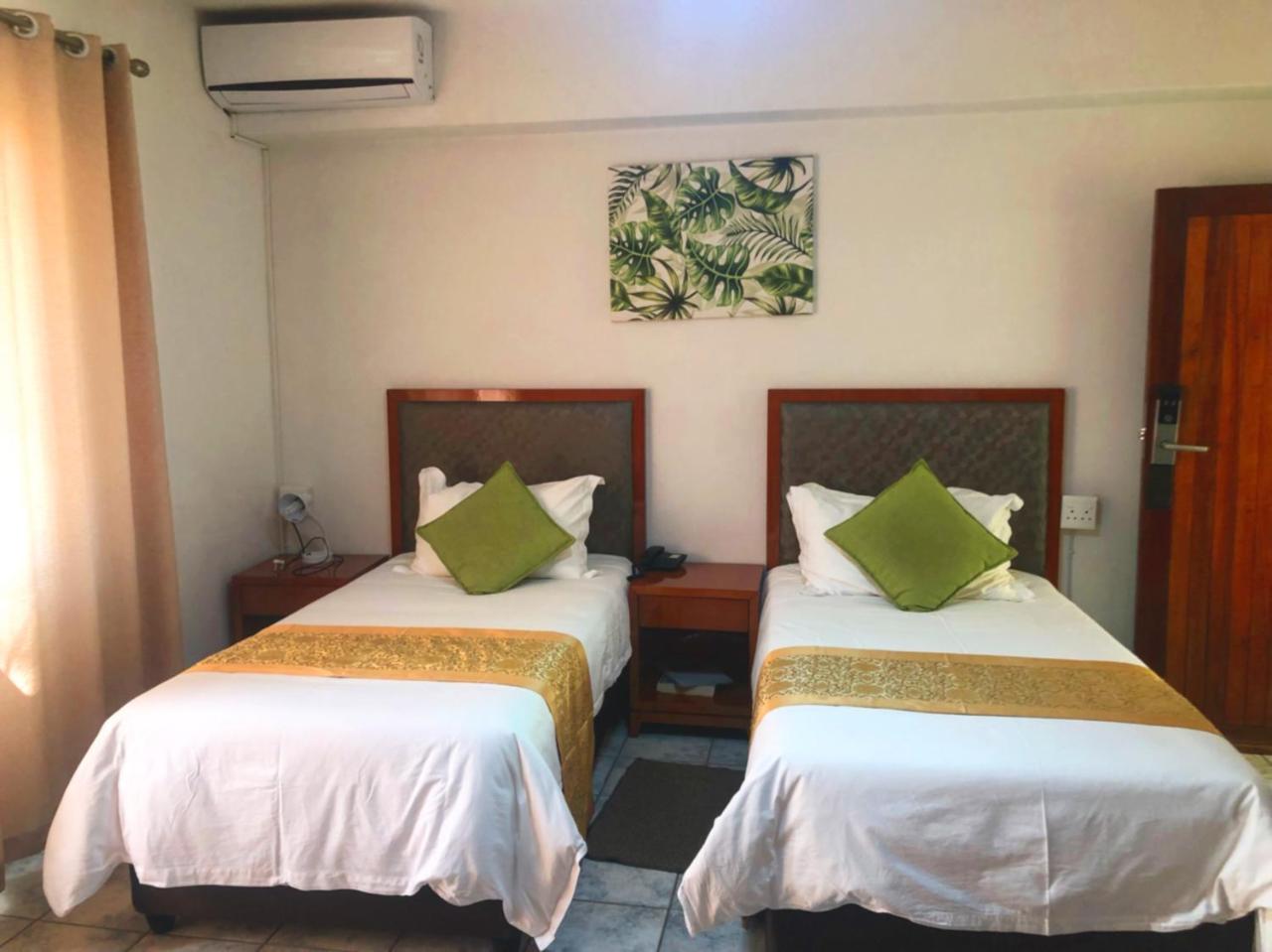 Hotel Pension Steiner Windhoek Dış mekan fotoğraf