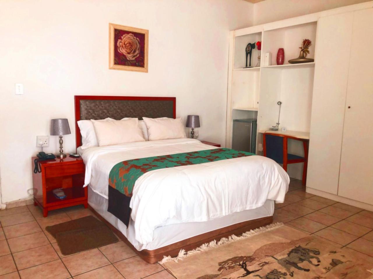 Hotel Pension Steiner Windhoek Dış mekan fotoğraf