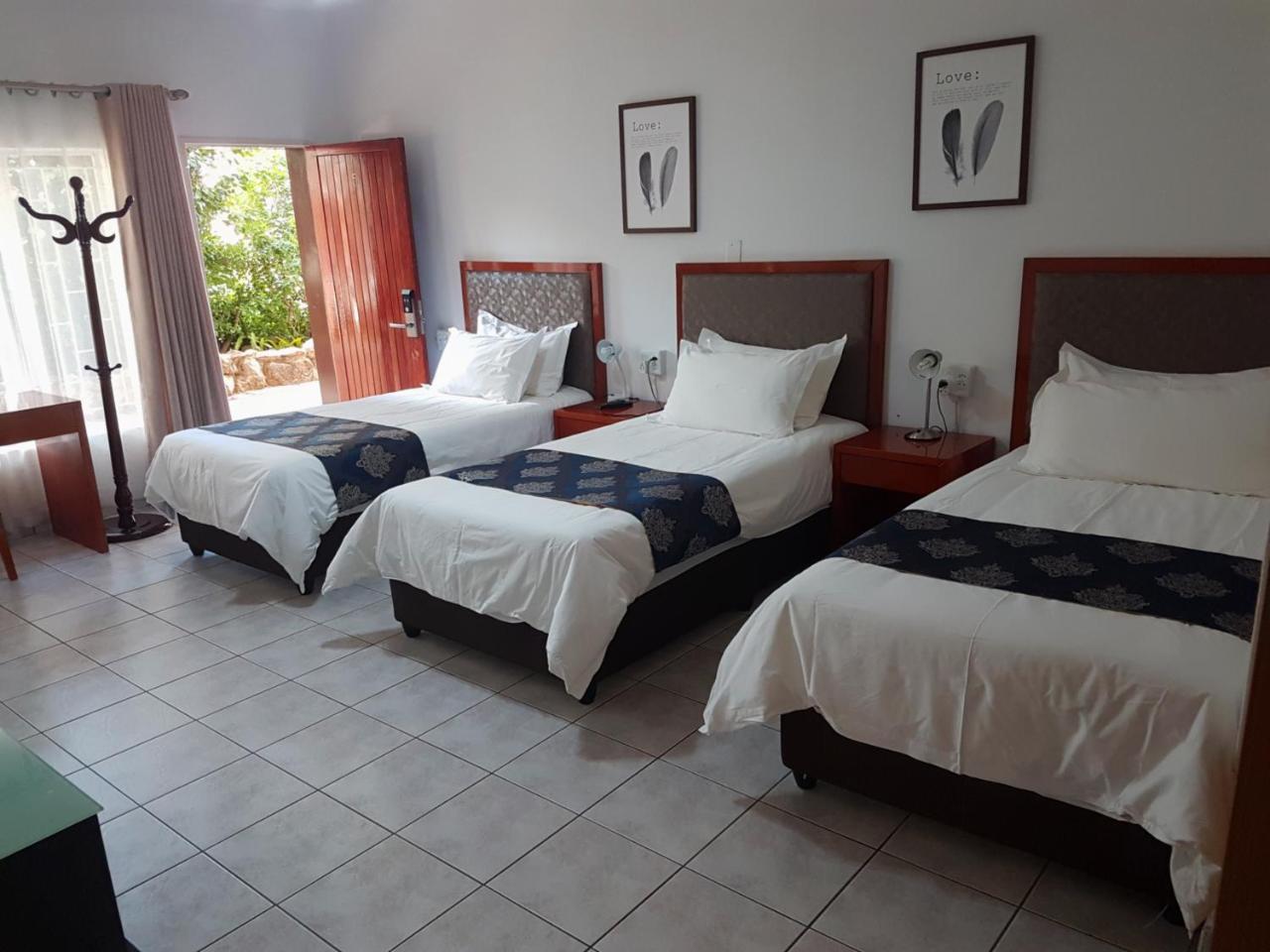 Hotel Pension Steiner Windhoek Dış mekan fotoğraf