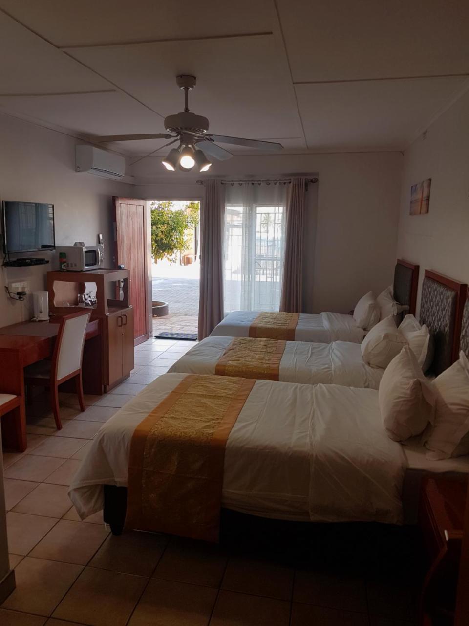 Hotel Pension Steiner Windhoek Dış mekan fotoğraf