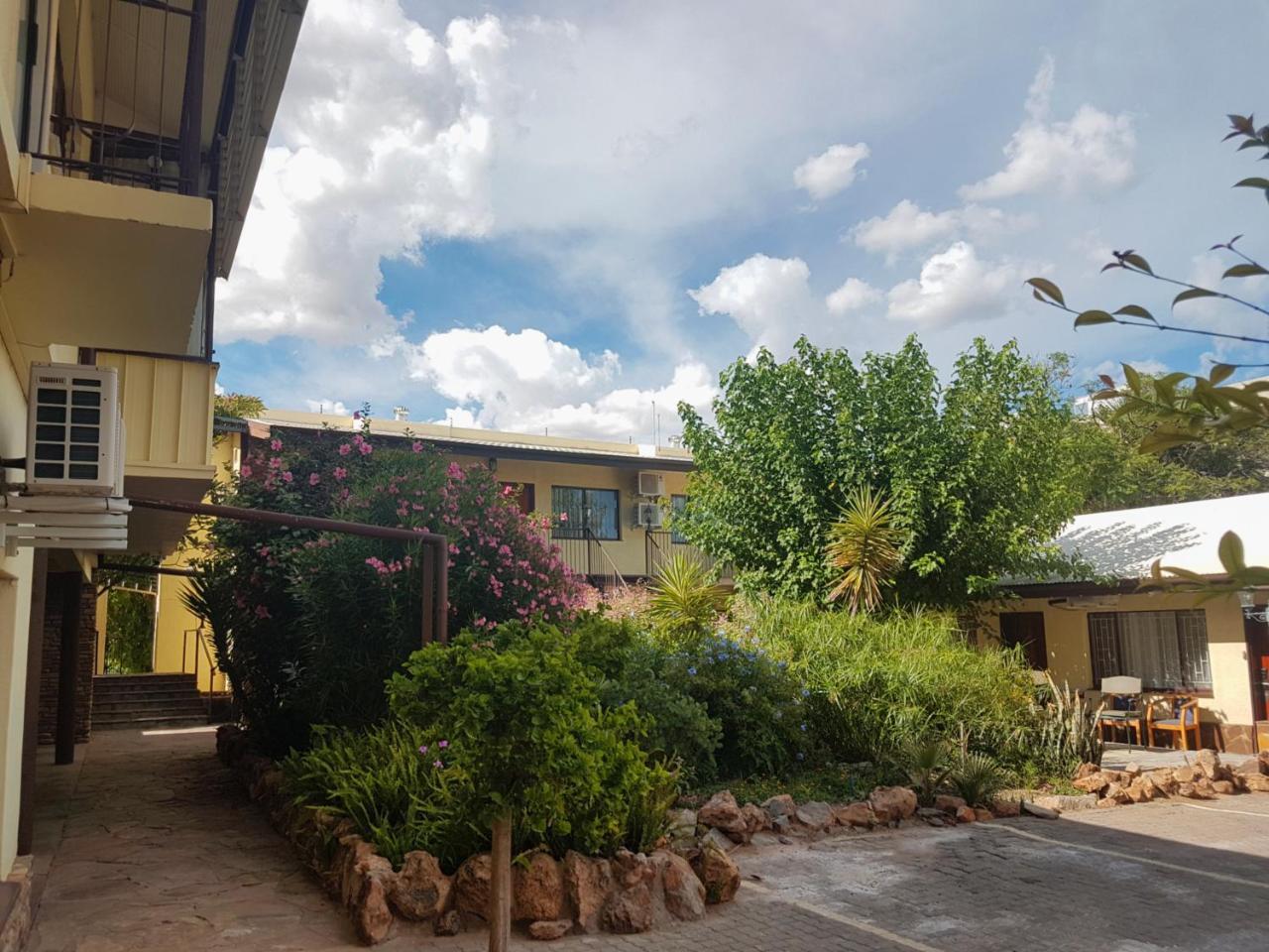 Hotel Pension Steiner Windhoek Dış mekan fotoğraf