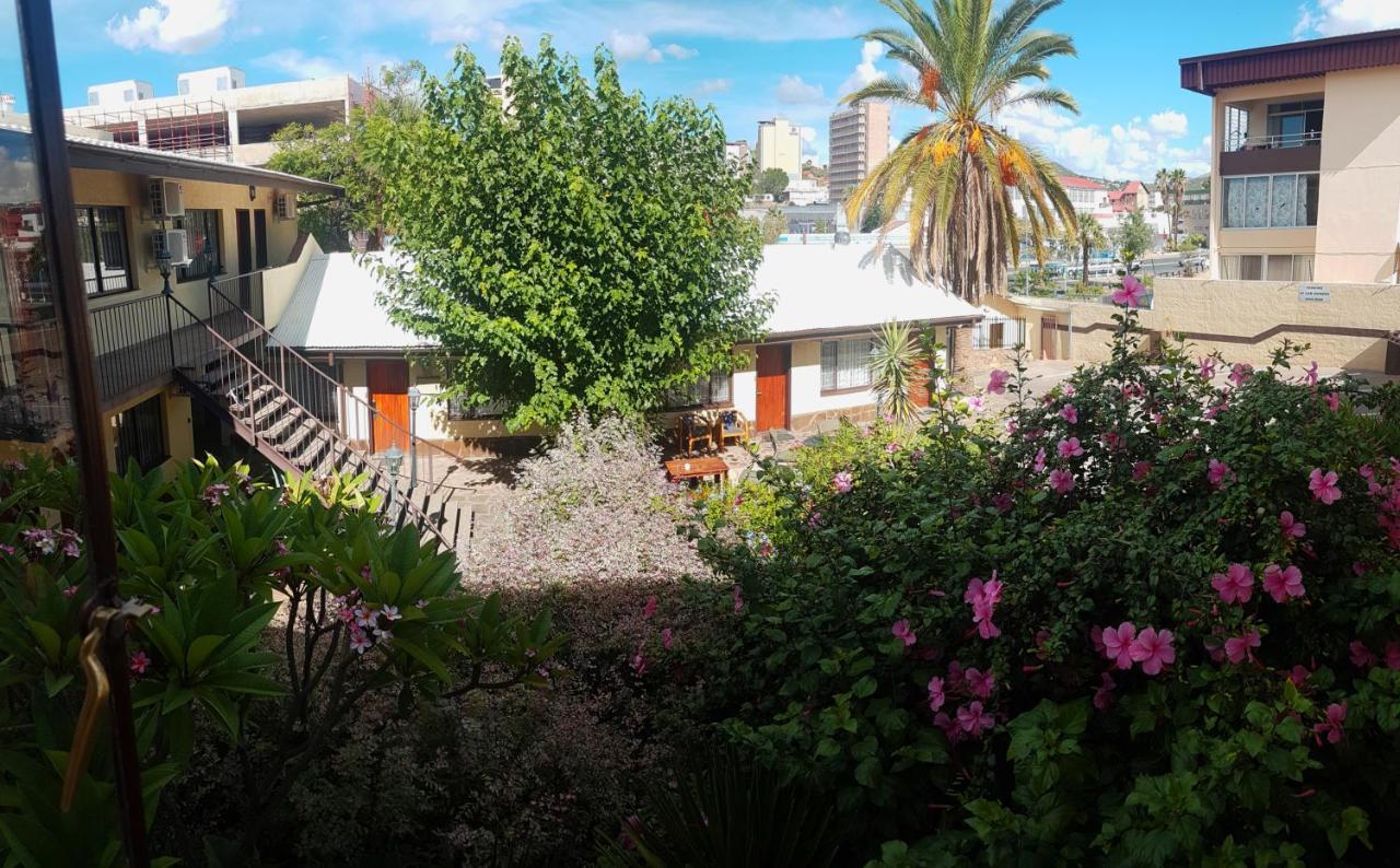 Hotel Pension Steiner Windhoek Dış mekan fotoğraf