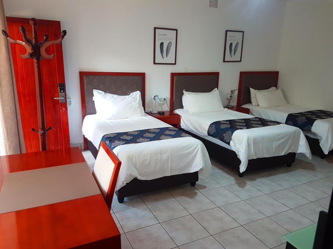 Hotel Pension Steiner Windhoek Dış mekan fotoğraf
